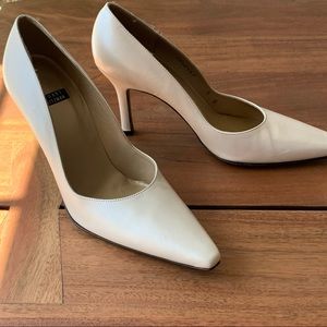 Authentic Stuart Weitzman Heel Size 5